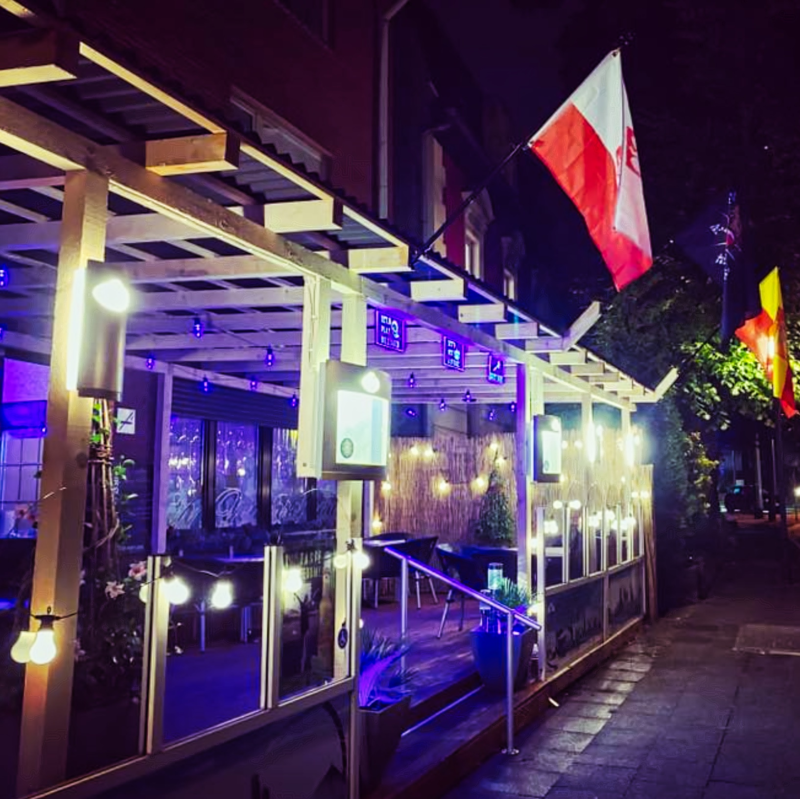 Eröffnungsparty mit polnischer Musik